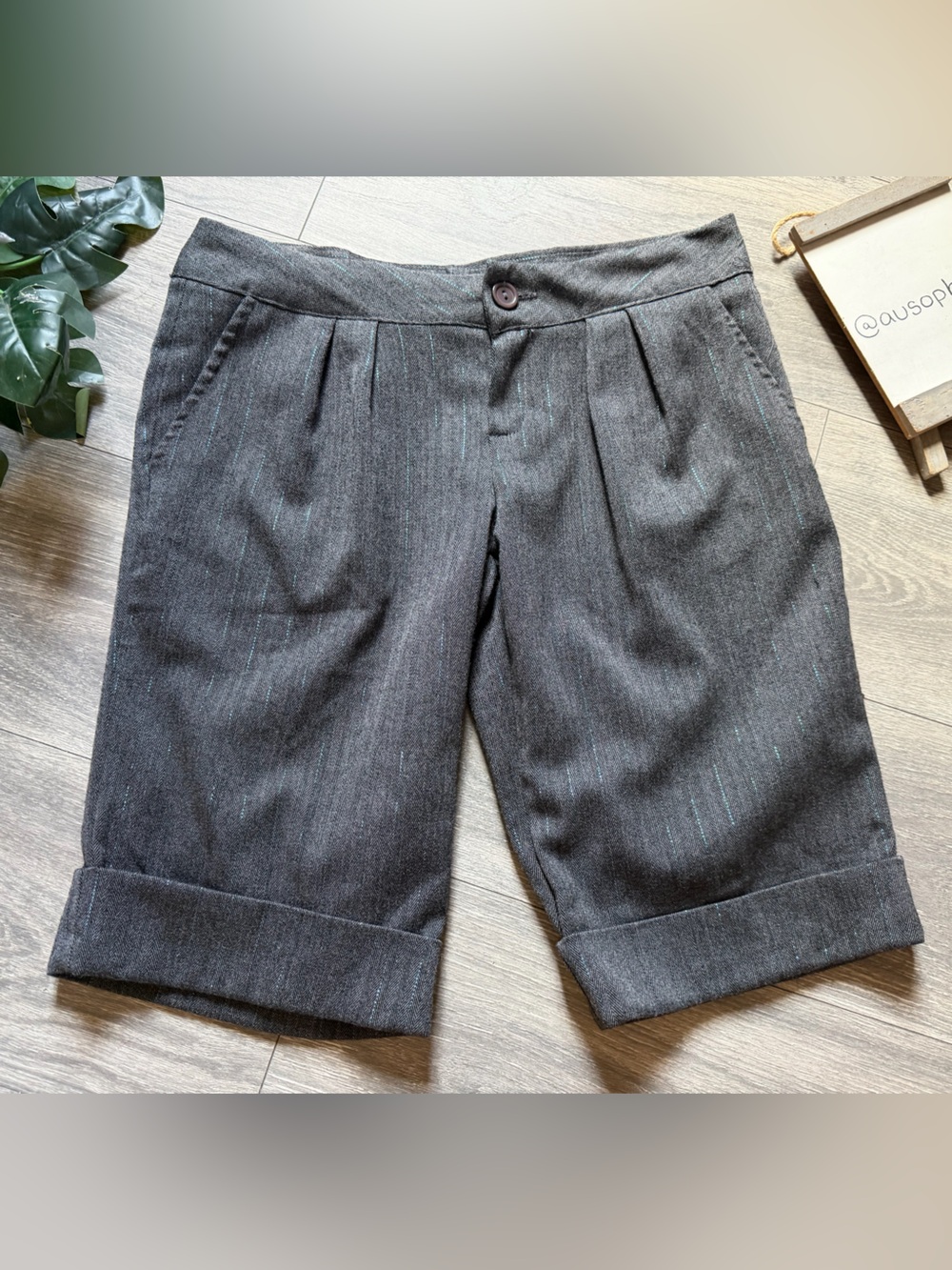 Vintage 90s Lola Tailored Shorts Capri Trouser Gray w Metallic Blue Pinstripe 3